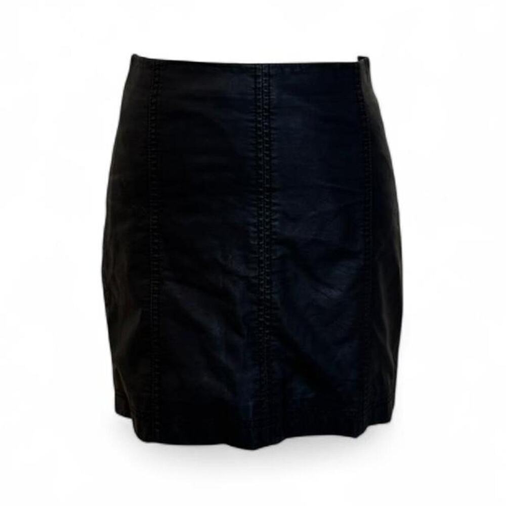 Free People Black Leather Mini Skirt Size 0 (Small) Staple Piece Mini Skirt